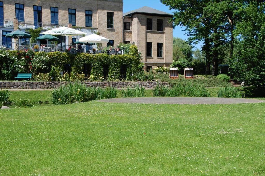 Gutshaus Redewisch Hotel & Restaurant Boltenhagen  Εξωτερικό φωτογραφία