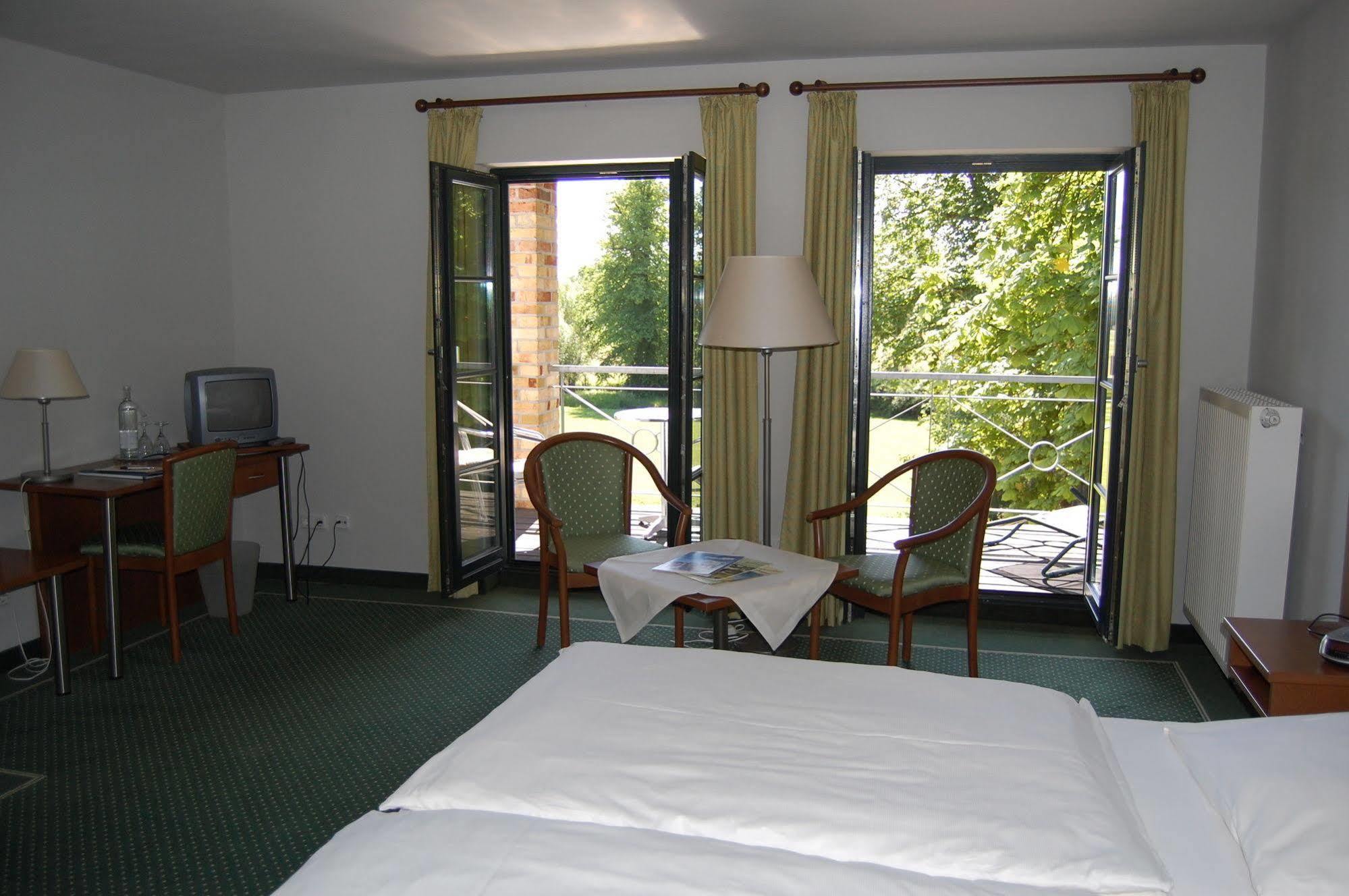Gutshaus Redewisch Hotel & Restaurant Boltenhagen  Εξωτερικό φωτογραφία